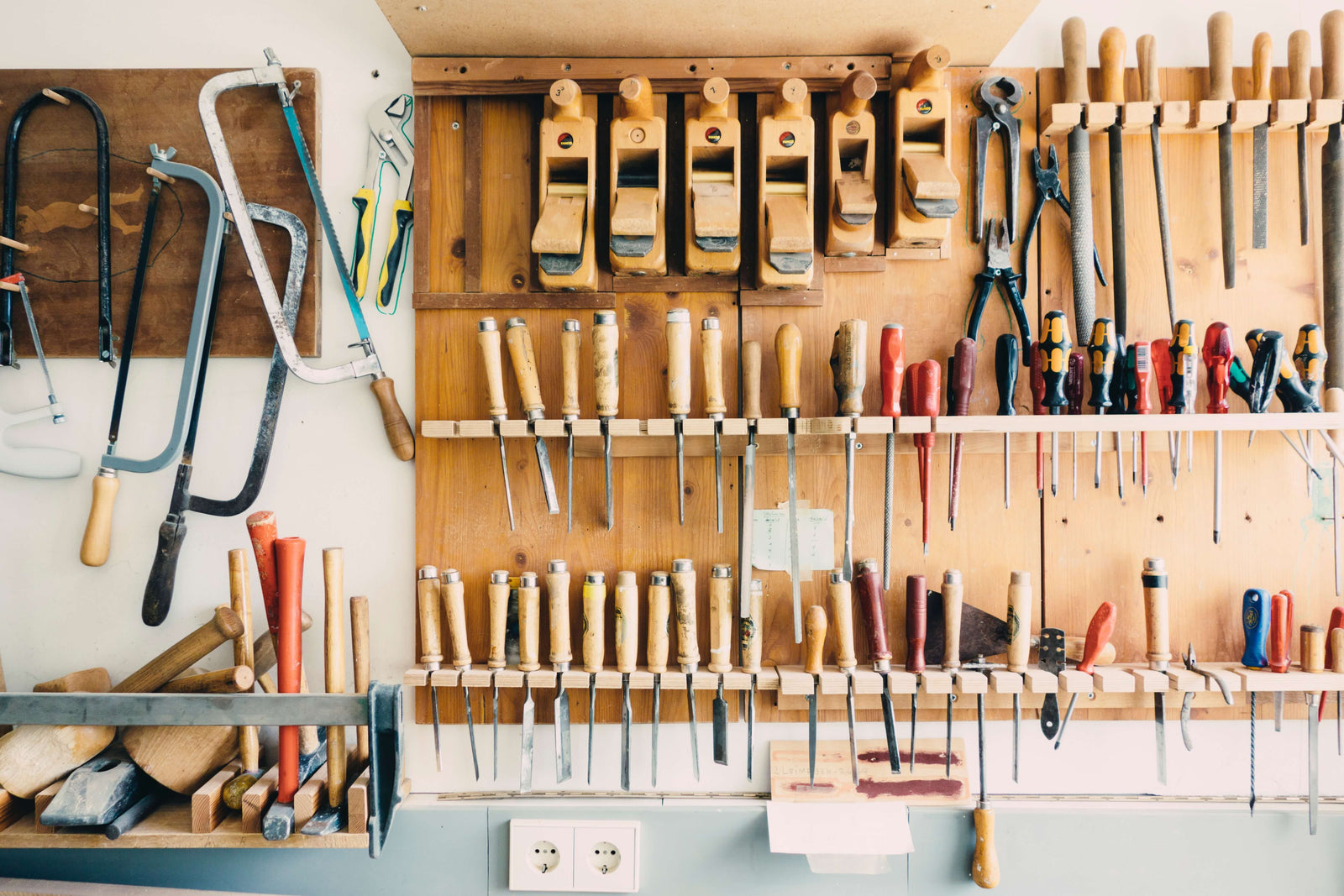 What Are Some Good Woodworking Projects for Beginners?